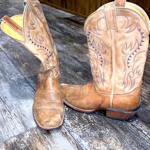Men’s Nocona boots in GUC size 8 1/2